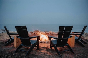 Property grounds - Clay Banks Lakehouse · Door County Lake House 50 min from Lambeau Field (Algoma)