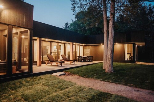 Clay Banks Lakehouse · Door County Lake House 50 min from Lambeau Field