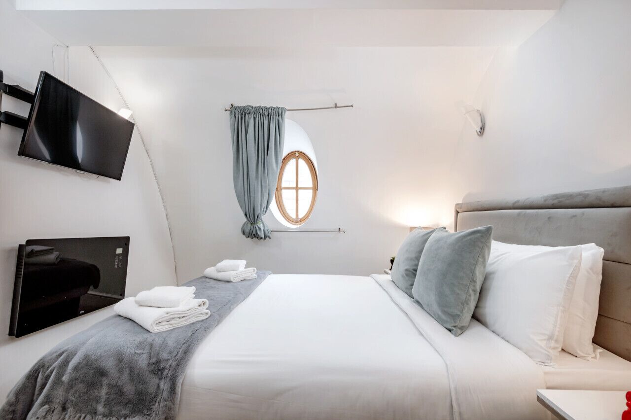 2 bedrooms, iron/ironing board, travel cot, free WiFi