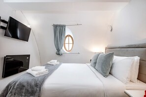 2 bedrooms, iron/ironing board, travel cot, free WiFi - Outstanding Trafalgar Square Penthouse (Greater London)