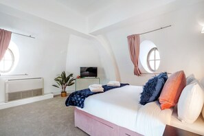 2 bedrooms, iron/ironing board, travel crib, free WiFi