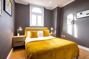 3 bedrooms, iron/ironing board, travel crib, free WiFi - The Penthouse: Soho Most Beautiful View (Greater London)