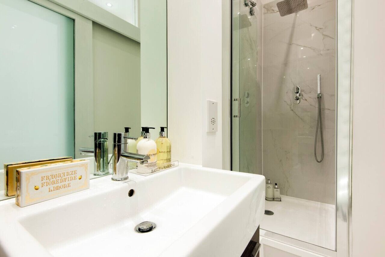 Hair dryer, towels