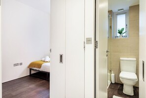 Hair dryer, towels - Central Flat in Covent Garden (Greater London)