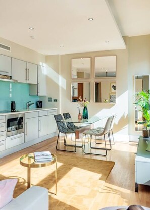 Interior - Exclusive Flat in Piccadilly Circus (Greater London)