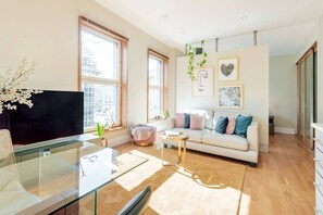 Smart TV - Exclusive Flat in Piccadilly Circus (Greater London)