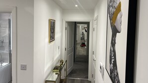 Interior - Spacious 2-bed Apartment in Dartford (Dartford)