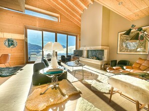 TV, peis og kontorer