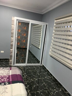 2 bedrooms, WiFi, bed sheets - Cozy two bedroom apartment with two bathrooms in a great location in accra (Kisseman)