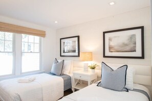 3 slaapkamers, een bureau, een strijkplank/strijkijzer, wifi