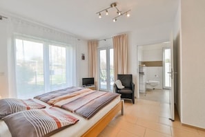 4 Schlafzimmer, Bügeleisen/Bügelbrett, WLAN, Bettwäsche