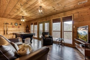 TV, fireplace - Abundant Views- Ultra-private and spacious cabin with abundant mountain views! (Sevierville)