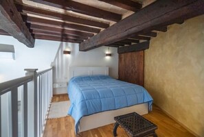 1 bedroom, WiFi, bed sheets - 1 Bedroom Apartment in Modena (Modena)