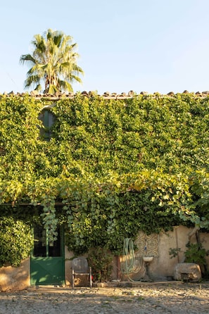 Front of property - Baglio Scannale con Piscina by Wonderful Italy (Scillato)