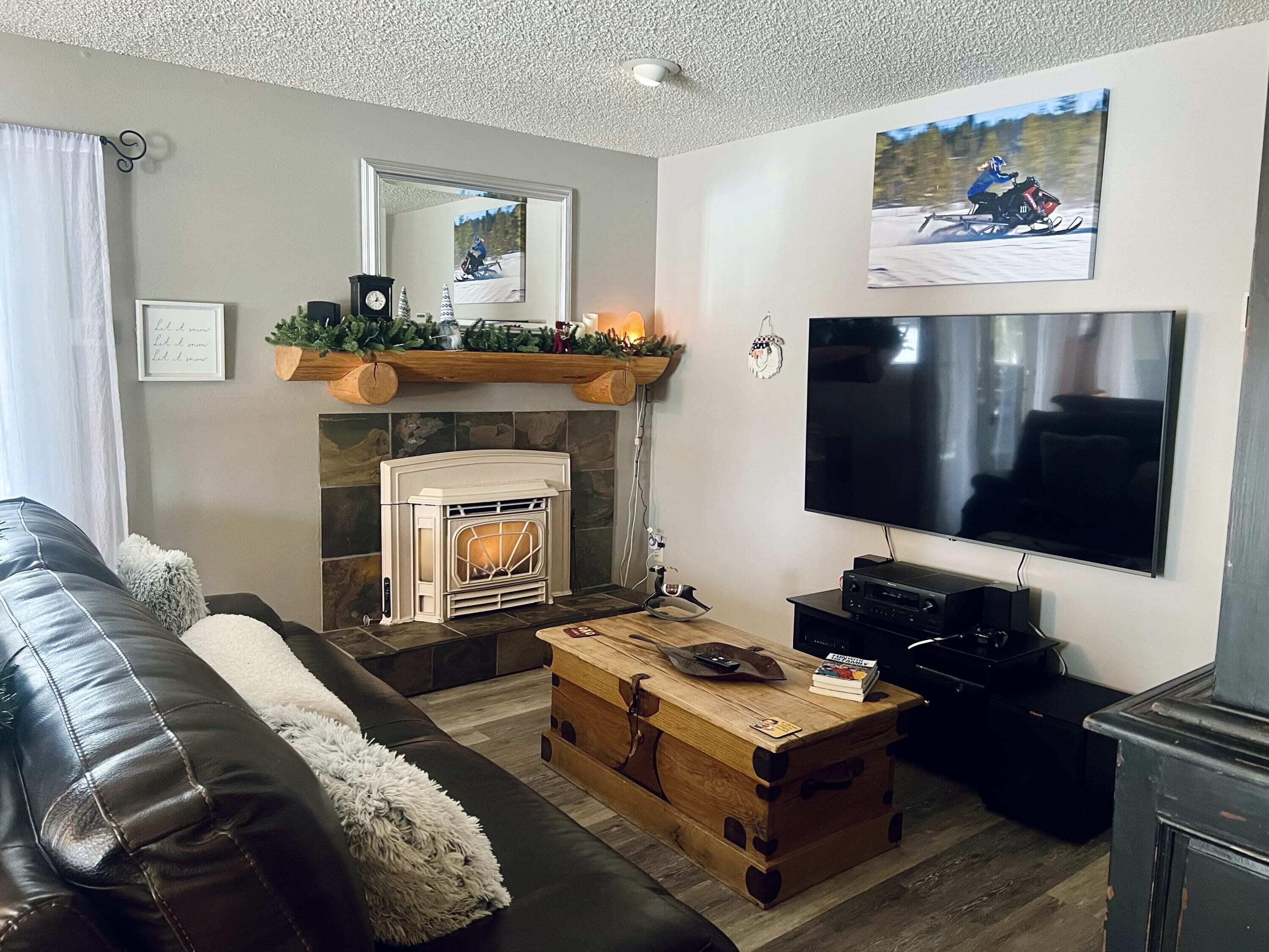 Condo by The River Su