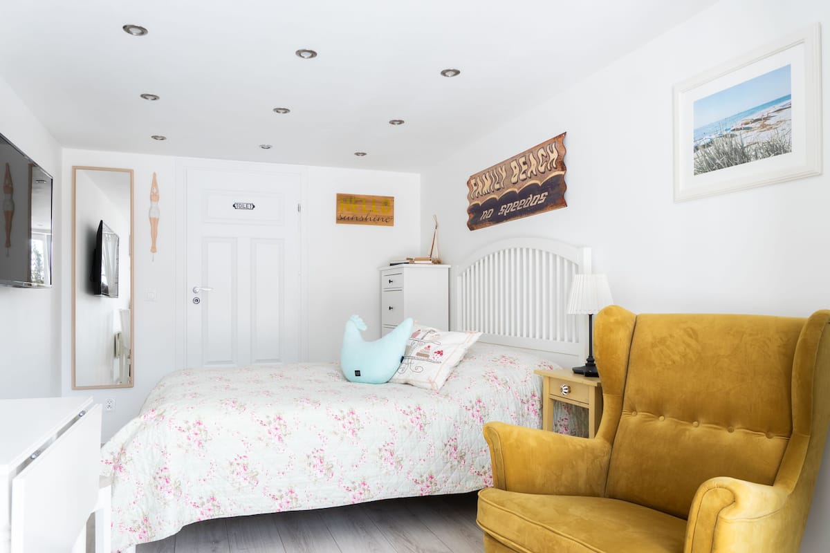Double Room, 1 Queen Bed | Free WiFi, bed sheets
