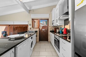 Classic Villa | Private kitchen | Electric kettle