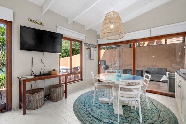 Classic Villa | In-room dining