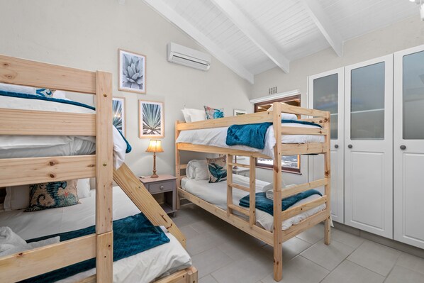 Vil·la clàssica | 2 dormitoris, caixa forta a l'habitació i planxa i posts de planxar