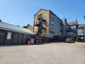 Interior - The Royal Hotel (High Peak)