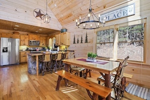 Dining - Spectacular view, hot tub, 2 fire pits, game room, dog-friendly! (Blue Ridge)