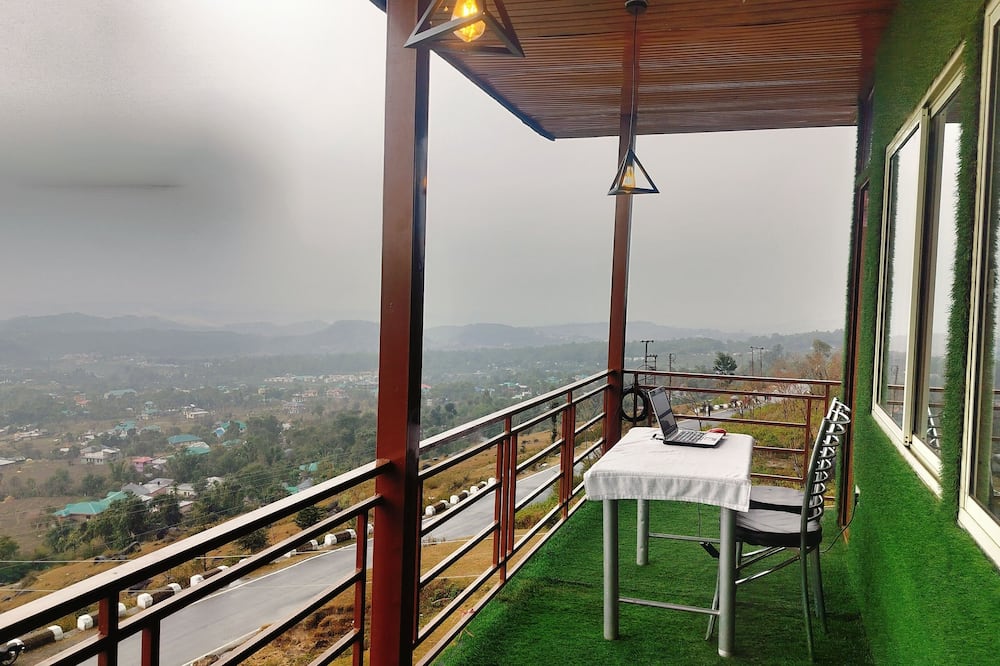 Hotel Nirbana Heights