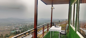 Hotel Nirbana Heights