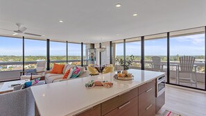 Condo, 1 Bedroom | Dining