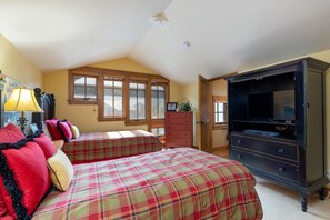 Townhouse, 4 soverom | 4 soverom, skrivebord for bærbar PC og strykejern/-brett