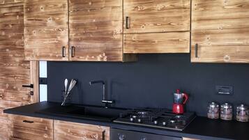 Réfrigérateur, four, plaque de cuisson, lave-vaisselle