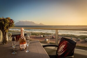 Apartment (2 Bedrooms) | Front of property - Sea Spray A308 (Cape Town)