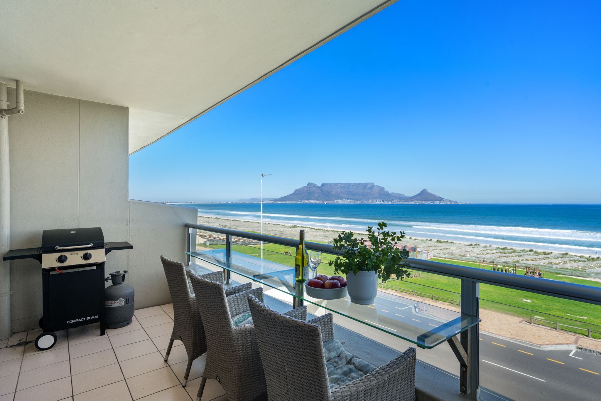 Apartment (2 Bedrooms) | Front of property