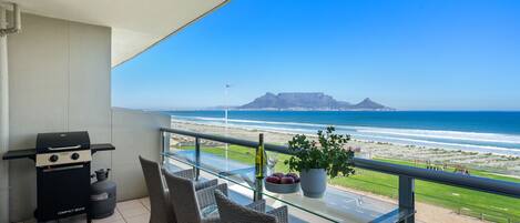 Apartment (2 Bedrooms) | Front of property