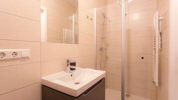 Premium Apartment, 1 Bedroom, Non Smoking, City View | Bathroom | Shower, hair dryer, towels, soap