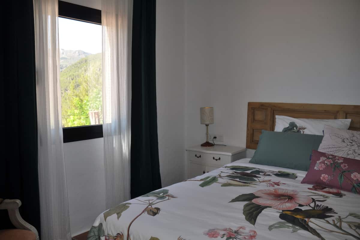 Deluxe Double or Twin Room | Memory foam beds, blackout drapes, free WiFi