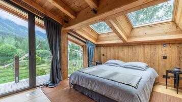 3 bedrooms, iron/ironing board, bed sheets