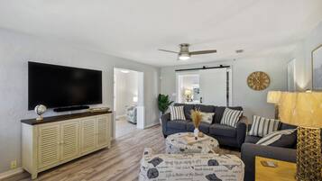 Casa (2 Bedrooms) | Interior