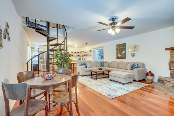 House (4 Bedrooms) | Interior