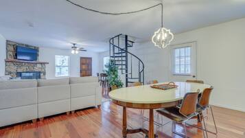 House (4 Bedrooms) | Interior
