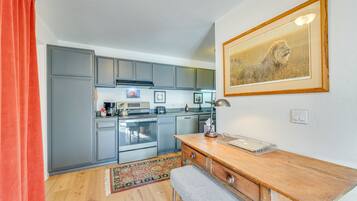 Apartment (1 Bedroom) | Private kitchen | Microwave, oven, stovetop, dishwasher