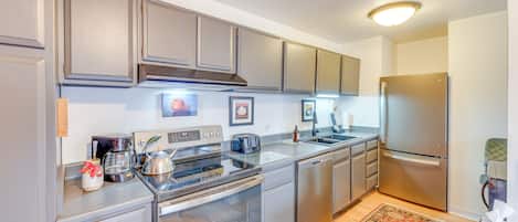 Apartment (1 Bedroom) | Private kitchen | Microwave, oven, stovetop, dishwasher