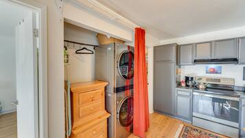 Apartment (1 Bedroom) | Private kitchen | Microwave, oven, stovetop, dishwasher