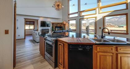 Scenic Flagstaff Home w/ Hot Tub & Mountain Views