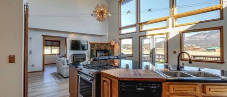 House (4 Bedrooms) | Interior