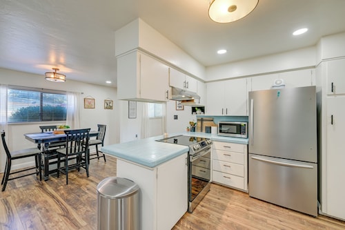 Visalia Vacation Rental w/ Yard: 1 Mi to Downtown