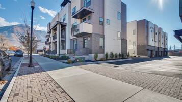 Apartment (3 Bedrooms) | Front of property