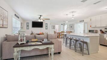 Rumah (4 Bedrooms) | Interior
