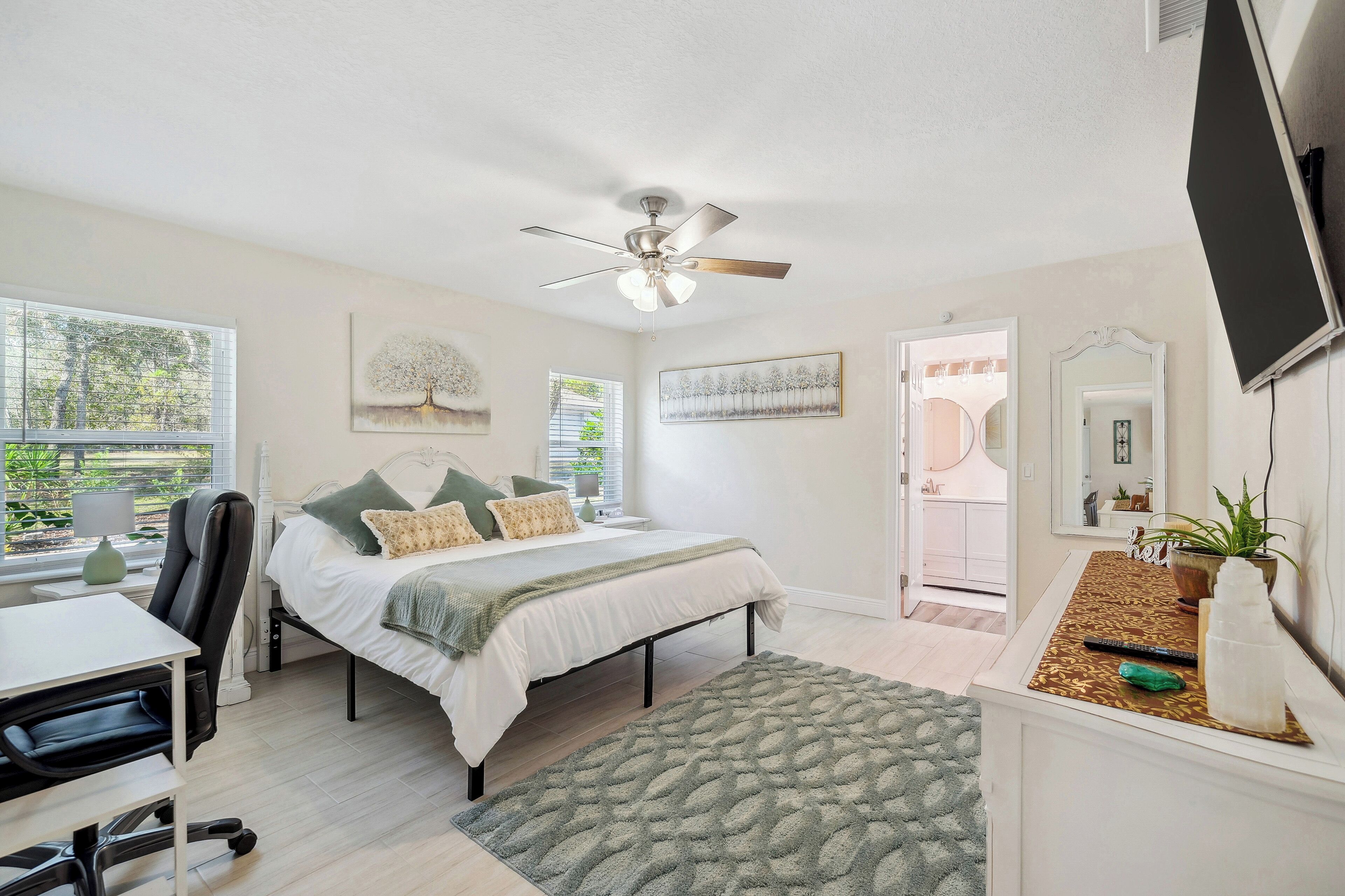 House (4 Bedrooms) | Interior