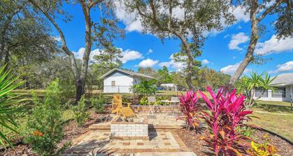 Bikes, Yard & Fire Pit at Upscale Lecanto Home!