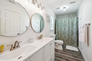 House (4 Bedrooms) | Interior - Bikes, Yard & Fire Pit at Upscale Lecanto Home! (Lecanto)